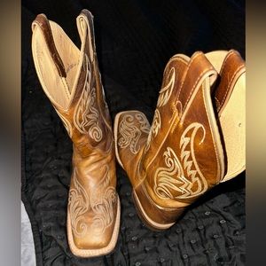 Women’s 9.5 Justin cowboy boots